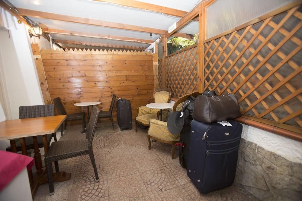 Gaudi Guesthouse Рим Экстерьер фото